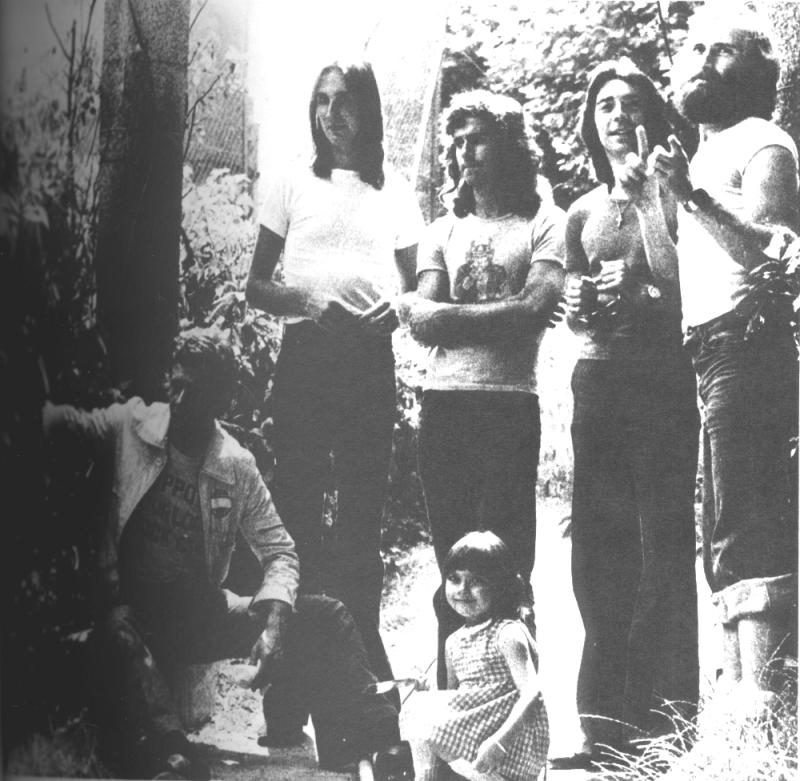 1976, Joely Collins up front